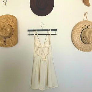 FOREVER 21 OFF WHITE SHORT FLOWY DRESS.